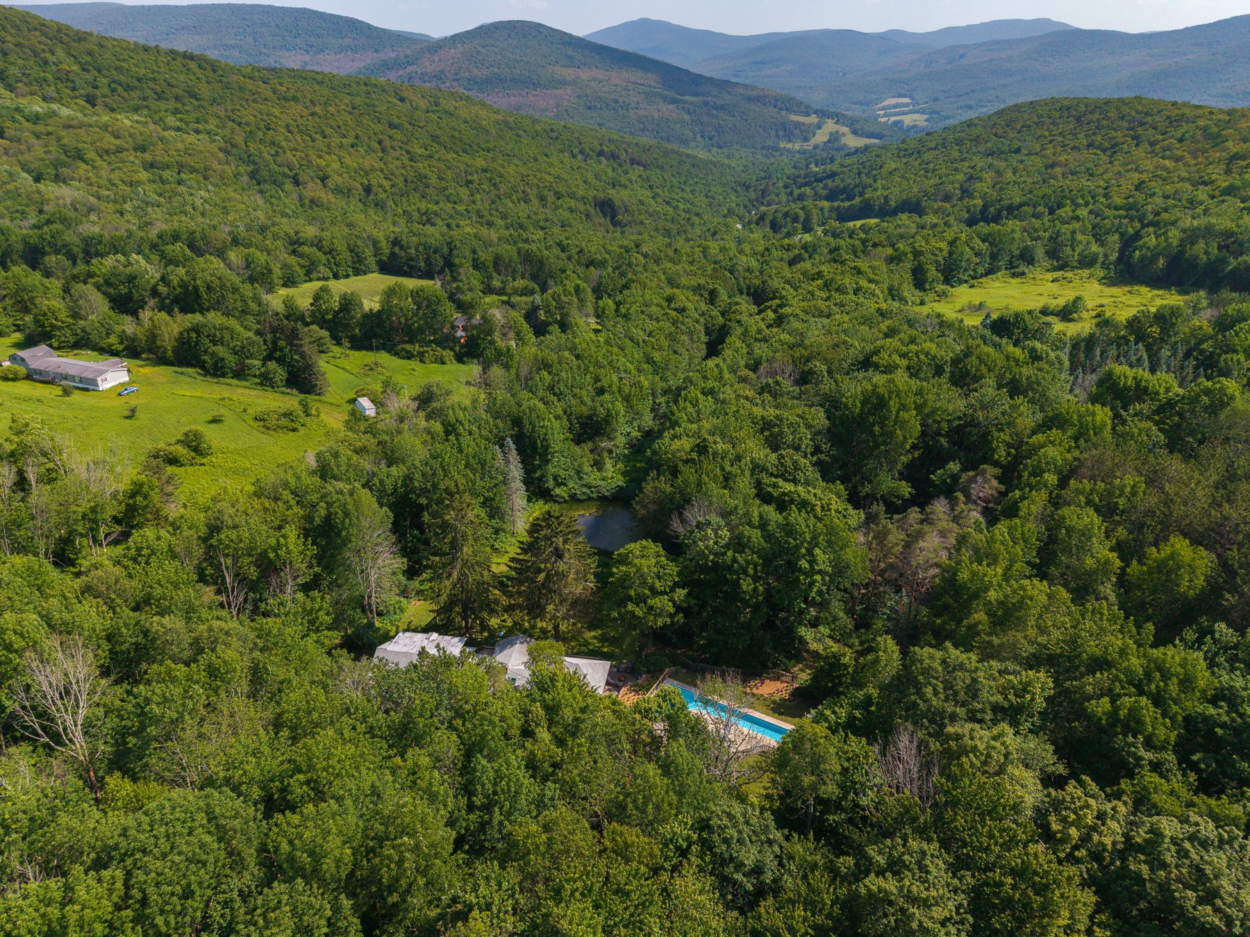Norwegian Woods aerial view 114
